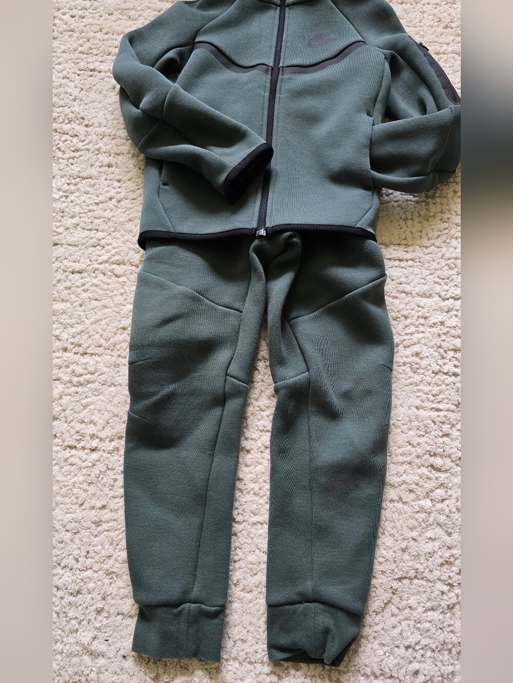 Nike Kids' Green Tech Fleece Hoodie & Jogger Pants - Picture 10 of 14